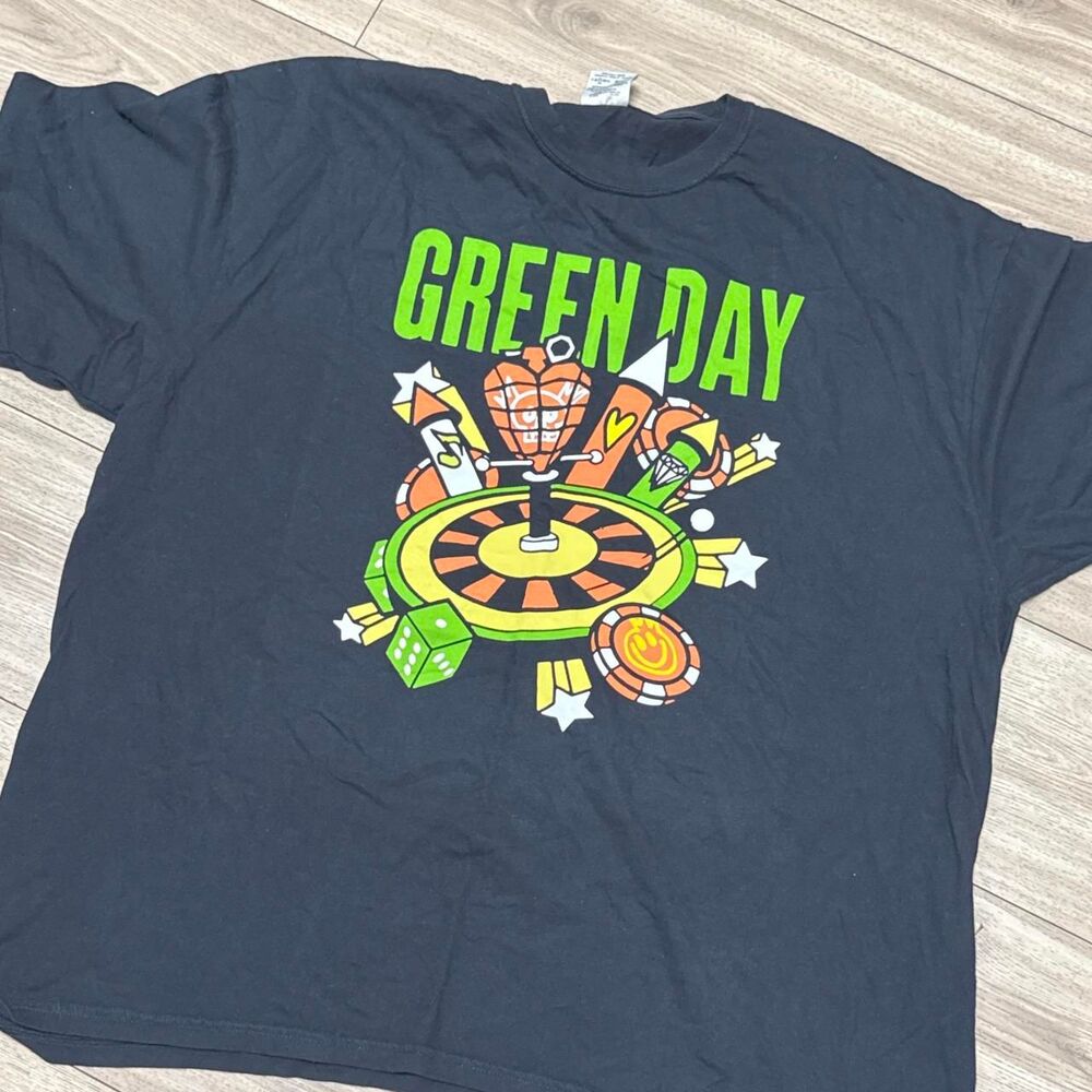 Green-day Men's Black and Navy T-shirt